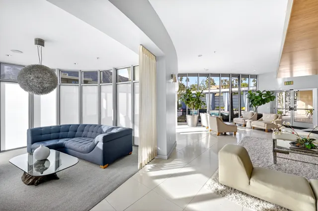 $515,000 | 940 East Palm Canyon Drive, Unit 207, Palm Springs, CA 92264