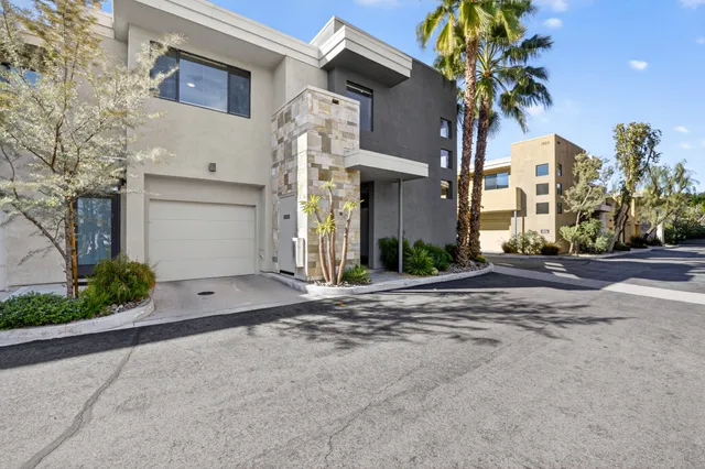 $515,000 | 940 East Palm Canyon Drive, Unit 207, Palm Springs, CA 92264
