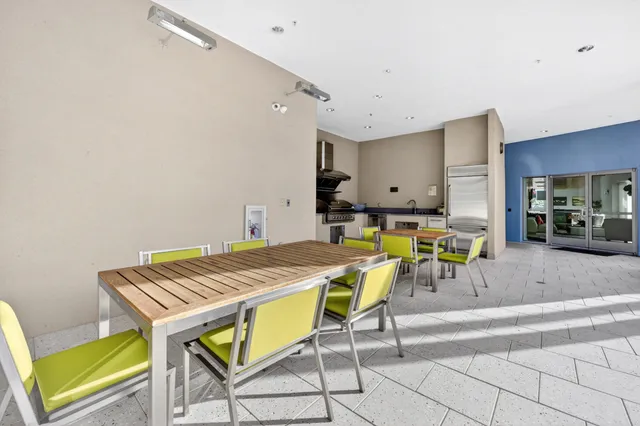 $515,000 | 940 East Palm Canyon Drive, Unit 207, Palm Springs, CA 92264