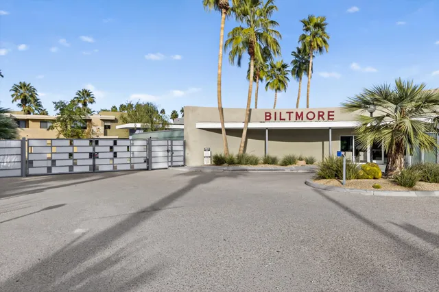 $515,000 | 940 East Palm Canyon Drive, Unit 207, Palm Springs, CA 92264