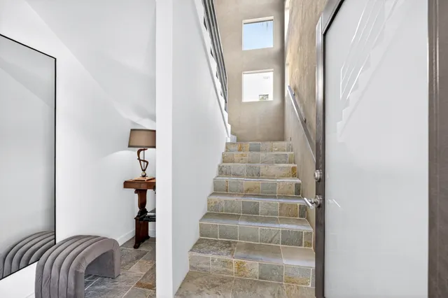 $515,000 | 940 East Palm Canyon Drive, Unit 207, Palm Springs, CA 92264