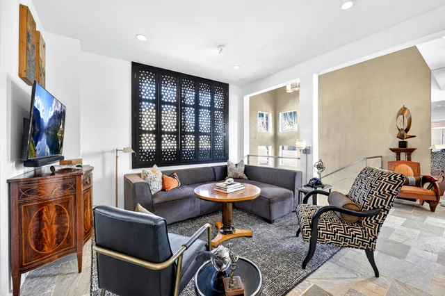 $515,000 | 940 East Palm Canyon Drive, Unit 207, Palm Springs, CA 92264