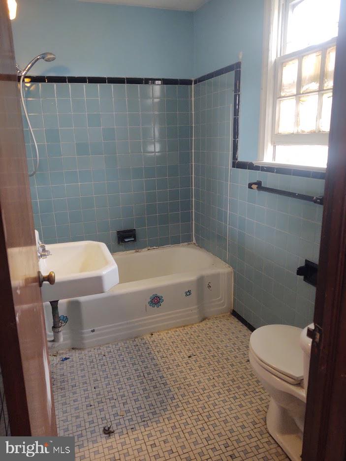 9911 Old Ardwick Ardmore Road Springdale, MD 20721 - Photo 8 of 12 Gallery Image 8