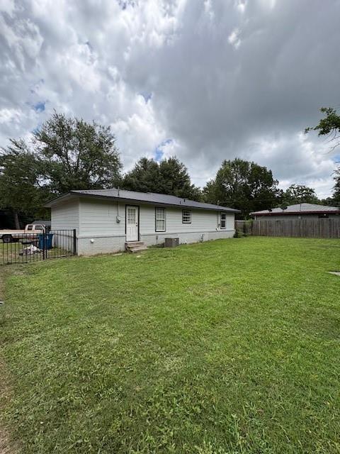 401 Reynolds Road Athens, TX 75751 - Photo 13 of 13 Rear view of home and back yard