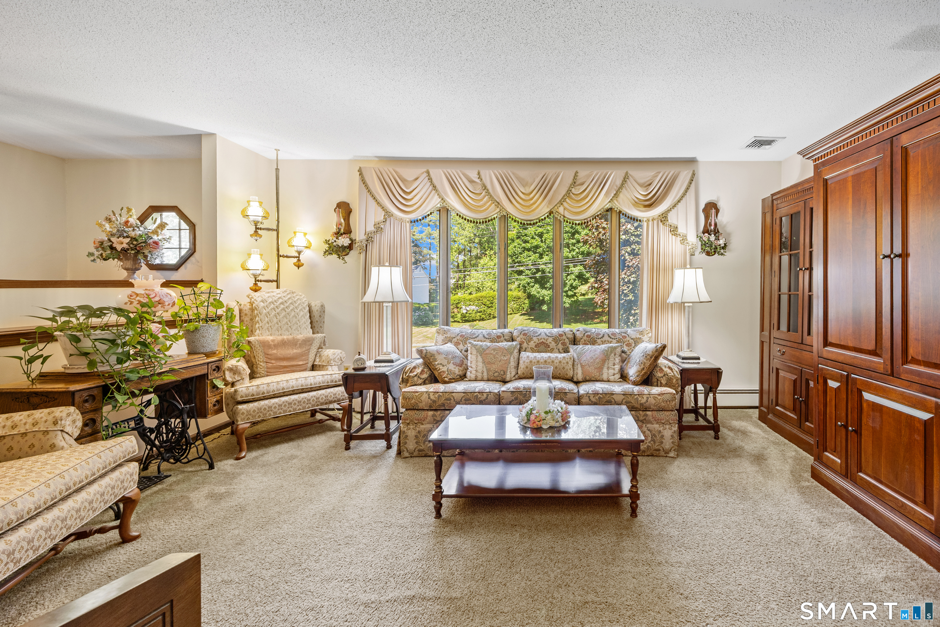 163 Sentinel Hill Road North Haven, CT 06473 - Photo 12 of 40