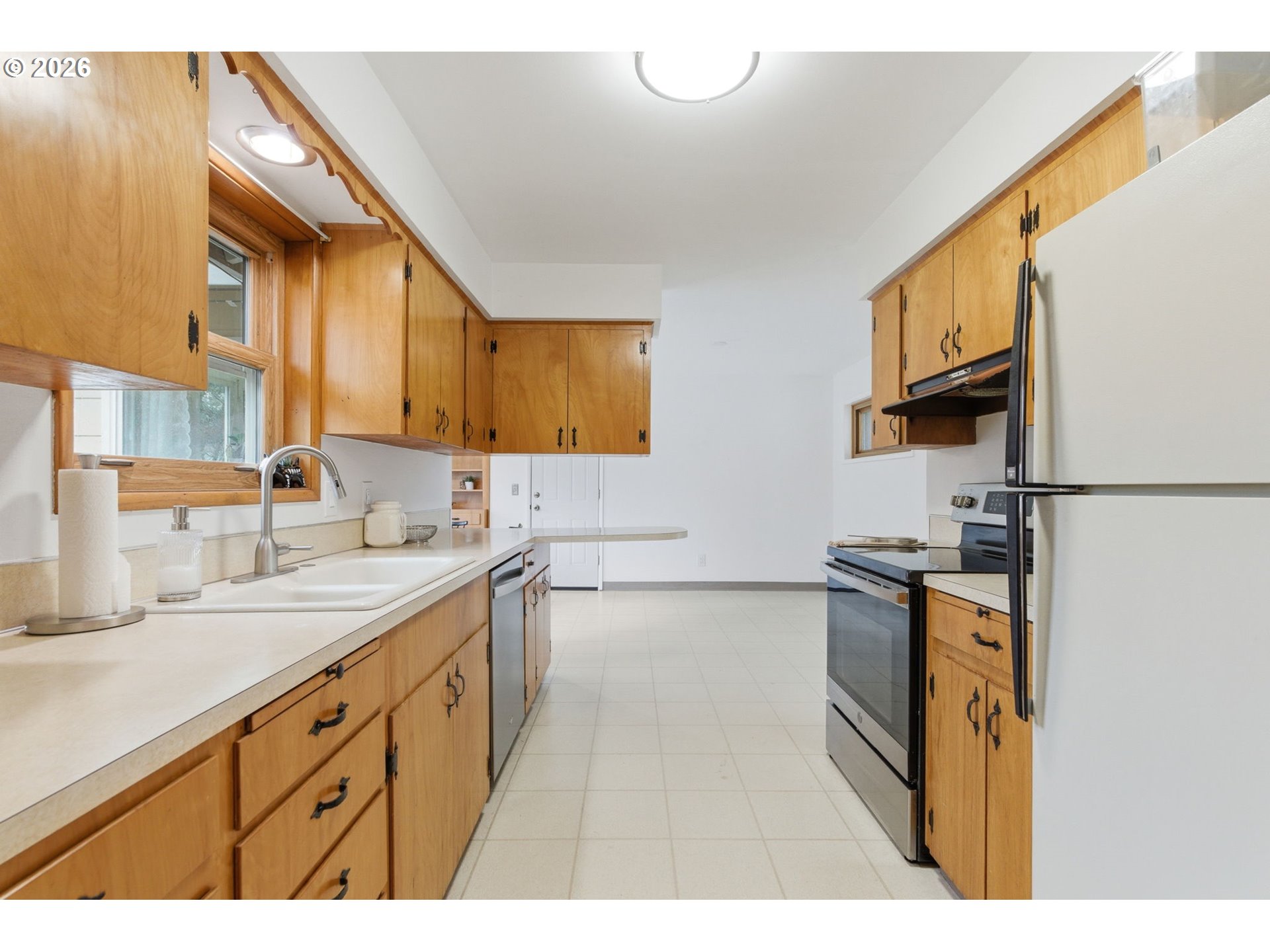 16816 Southeast Haig Street Portland, OR 97236 - Photo 12 of 26