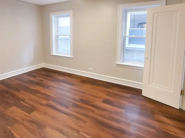$2,100 | 4835 Lee Street, Unit 1, Skokie, IL 60077