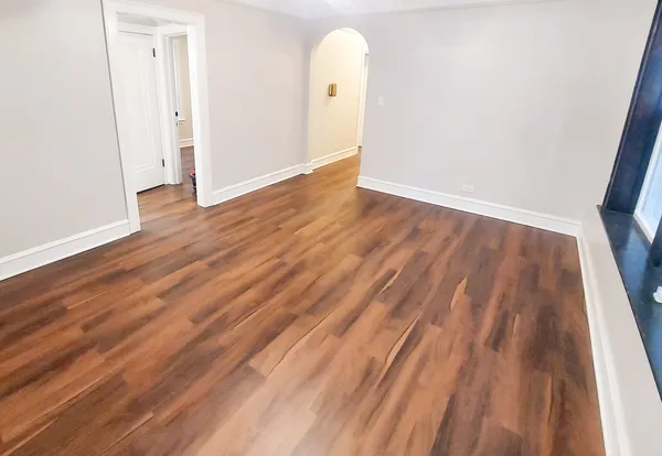 $2,100 | 4835 Lee Street, Unit 1, Skokie, IL 60077
