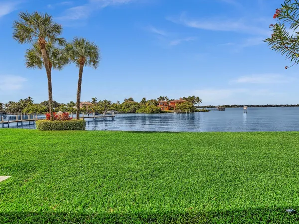 $7,500 | 3474 South Ocean Boulevard, Unit 3, Palm Beach, FL 33480