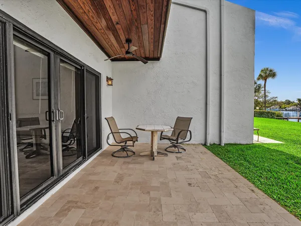 $7,500 | 3474 South Ocean Boulevard, Unit 3, Palm Beach, FL 33480