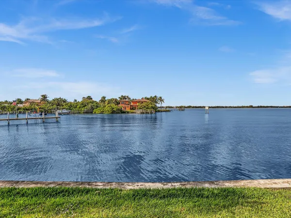 $7,500 | 3474 South Ocean Boulevard, Unit 3, Palm Beach, FL 33480