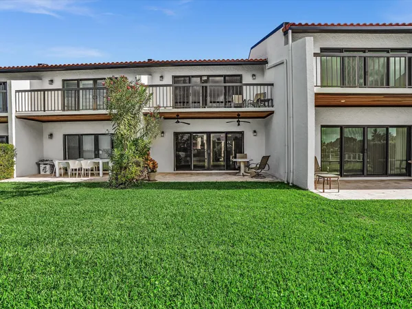 $7,500 | 3474 South Ocean Boulevard, Unit 3, Palm Beach, FL 33480