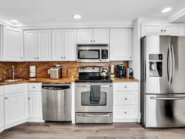 $7,500 | 3474 South Ocean Boulevard, Unit 3, Palm Beach, FL 33480