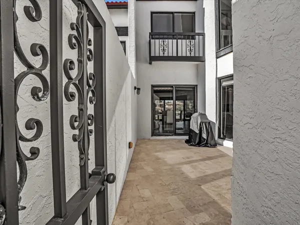 $7,500 | 3474 South Ocean Boulevard, Unit 3, Palm Beach, FL 33480