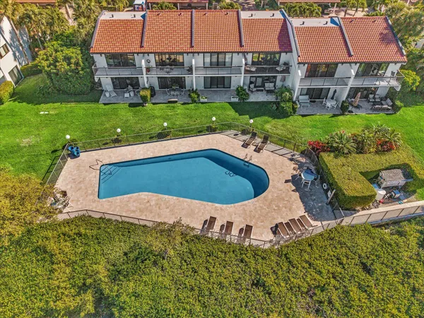 $7,500 | 3474 South Ocean Boulevard, Unit 3, Palm Beach, FL 33480