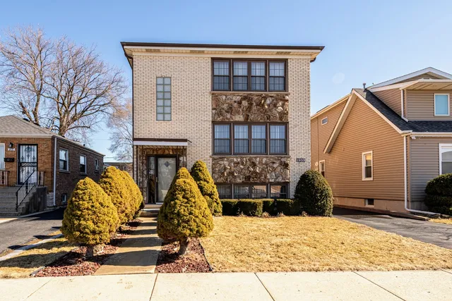 $614,900 | 1933 North 18th Avenue, Melrose Park, IL 60160