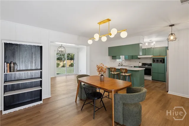 $299,900 | 422 Woodcliff Drive, Savannah, GA 31406