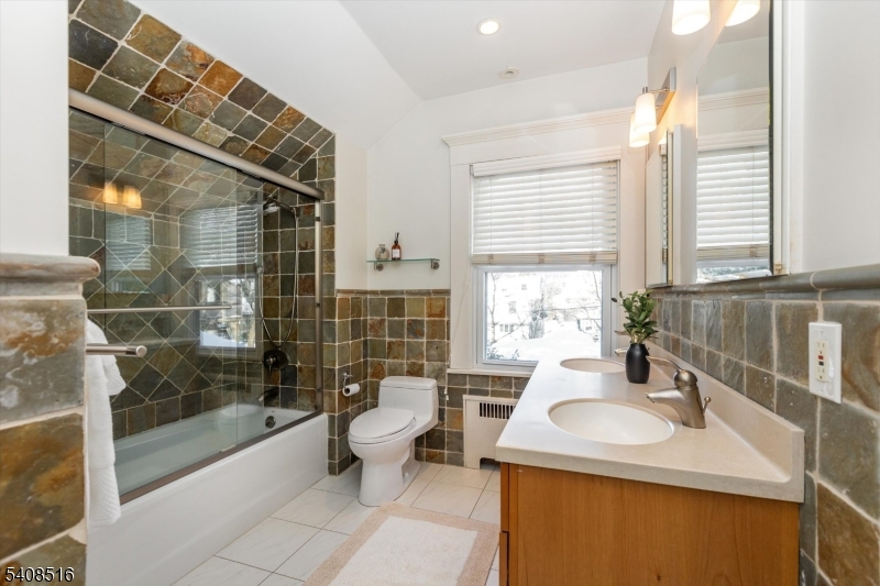 166 Montclair Avenue Montclair, NJ 07042 - Photo 24 of 38