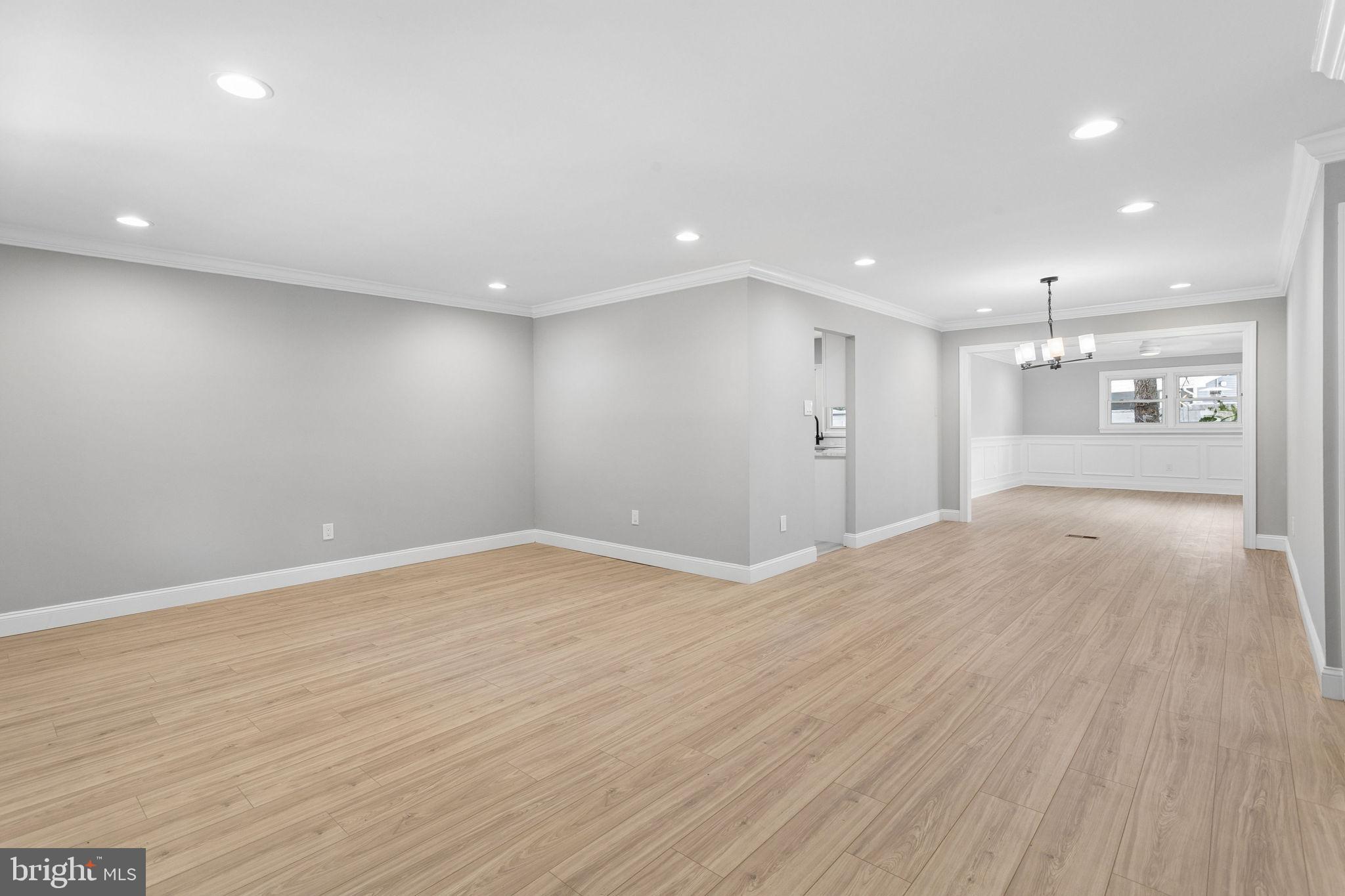 29 Executive Lane Willingboro, NJ 08046 - Photo 7 of 29 Living Room