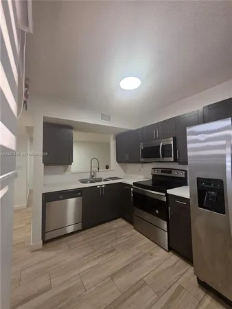 $2,600 | 15711 Southwest 137th Avenue, Unit 101, Miami, FL 33177