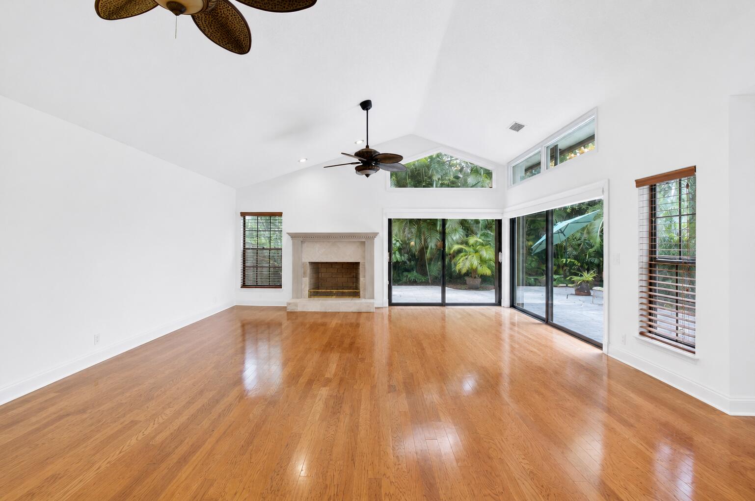 21700 Club Villa Terrace Boca Raton, FL 33433 - Photo 12 of 51 AI GENERATED PHOTO EMPTY W/WHITE WALLS