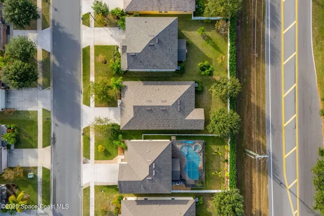 a picture of a wall with white wall painting