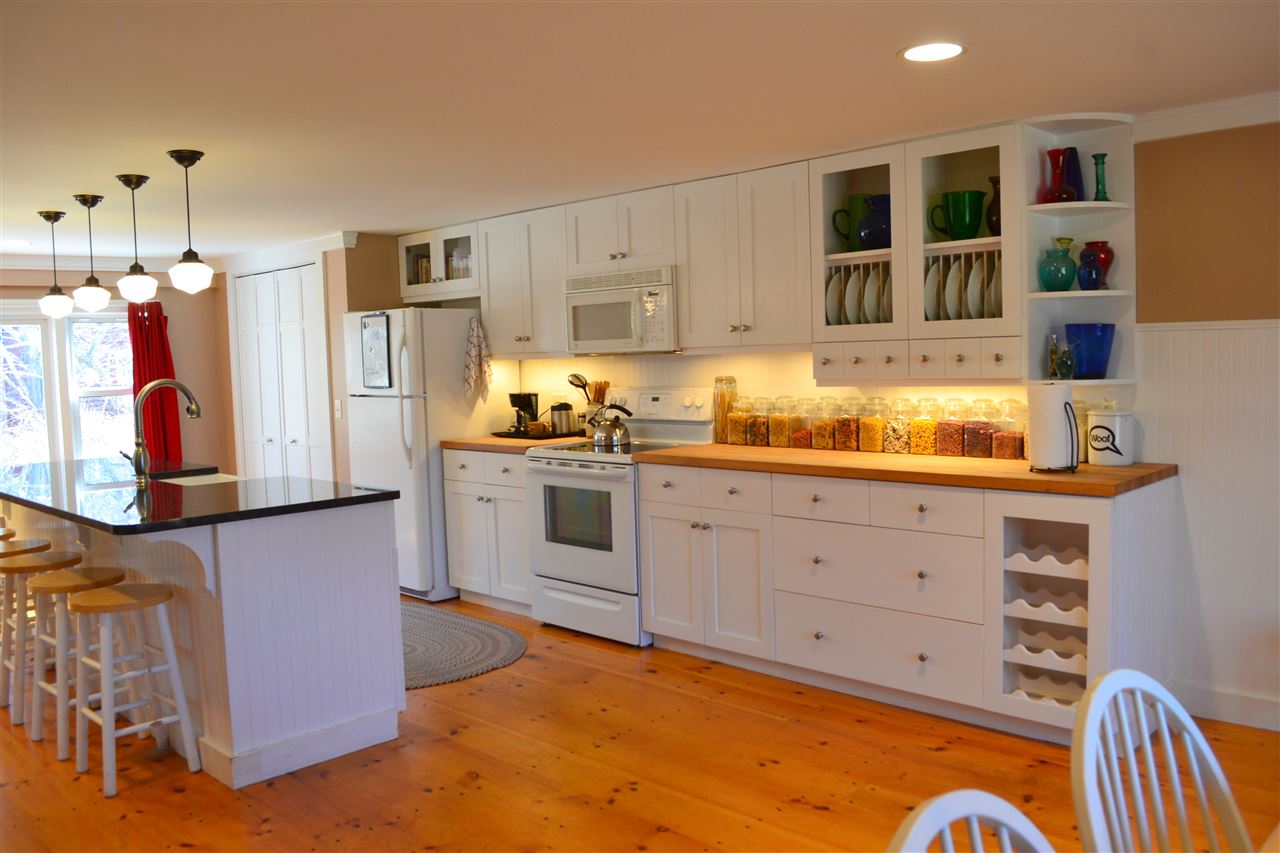 411 Ocean Road Portsmouth, NH 03801 - Photo 4 of 40 Gallery Image 4