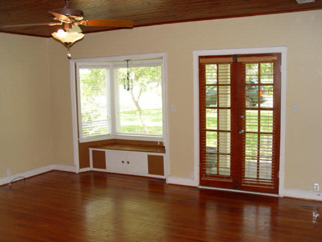 154 South Summit Street Fairhope, AL 36532 - Photo 2 of 23 Living room front