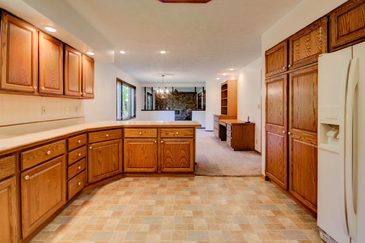 17221 Cedar Road East Moline, IL 61244 - Photo 12 of 24 Gallery Image 12