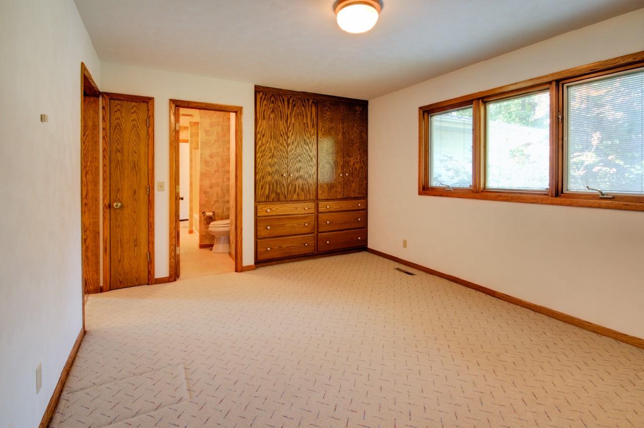 17221 Cedar Road East Moline, IL 61244 - Photo 13 of 24 Gallery Image 13