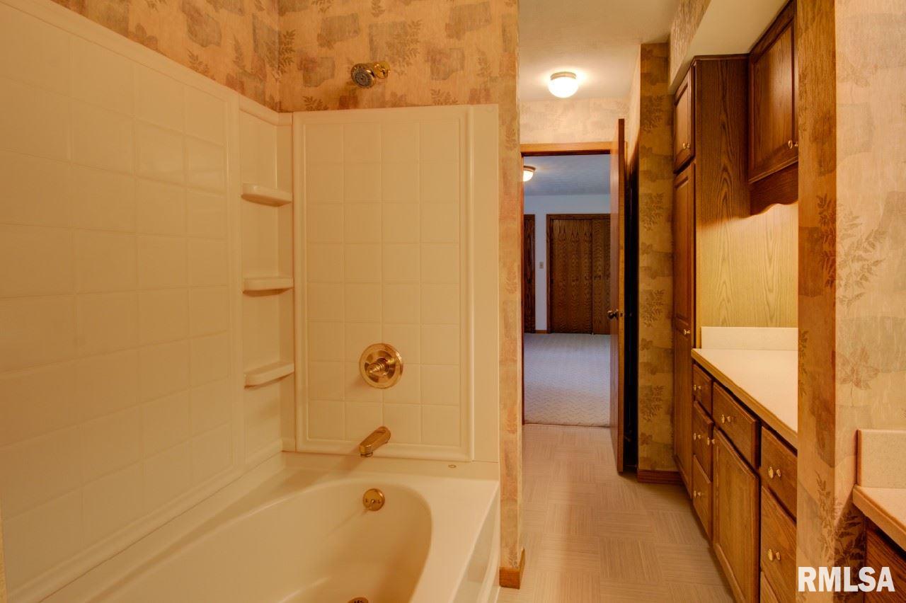 17221 Cedar Road East Moline, IL 61244 - Photo 14 of 24 Gallery Image 14