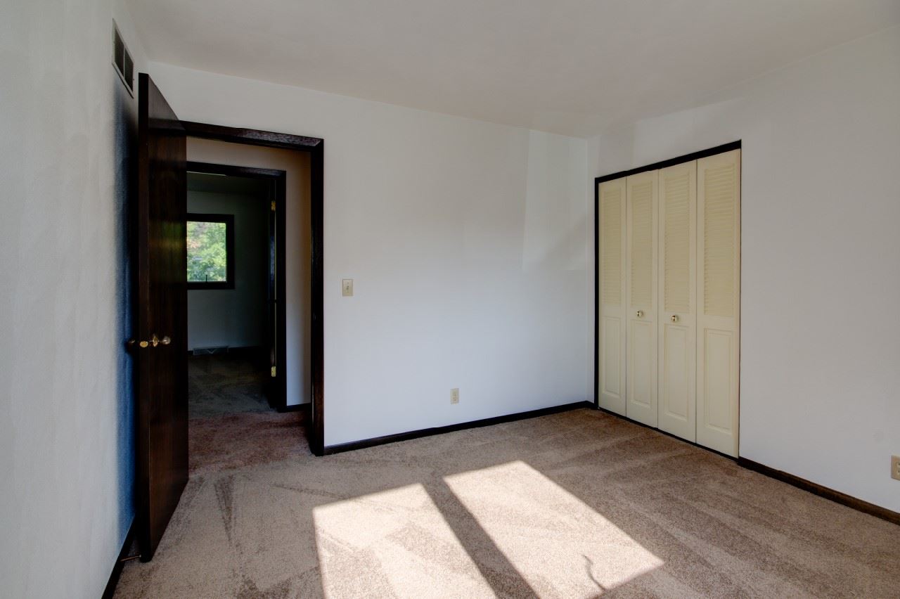 17221 Cedar Road East Moline, IL 61244 - Photo 16 of 24 Gallery Image 16