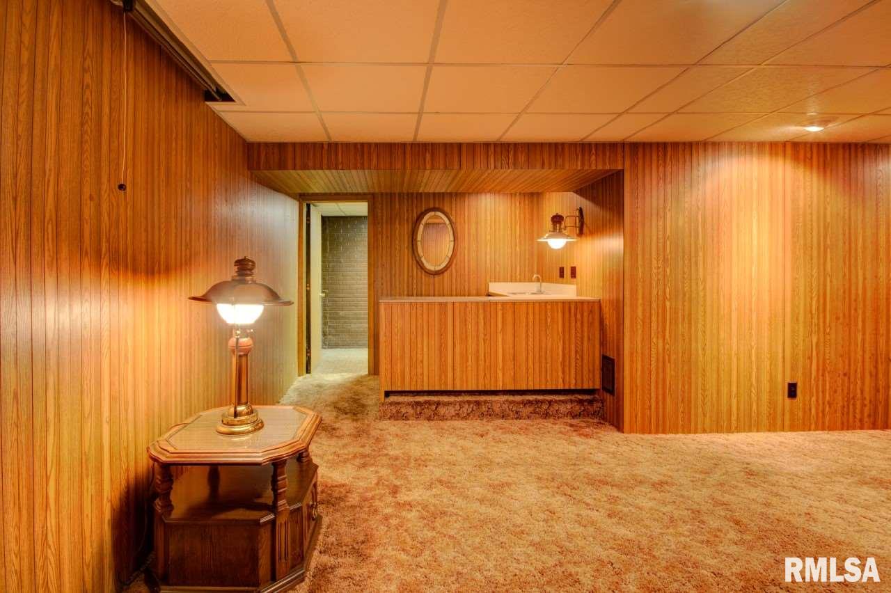17221 Cedar Road East Moline, IL 61244 - Photo 20 of 24 Gallery Image 20