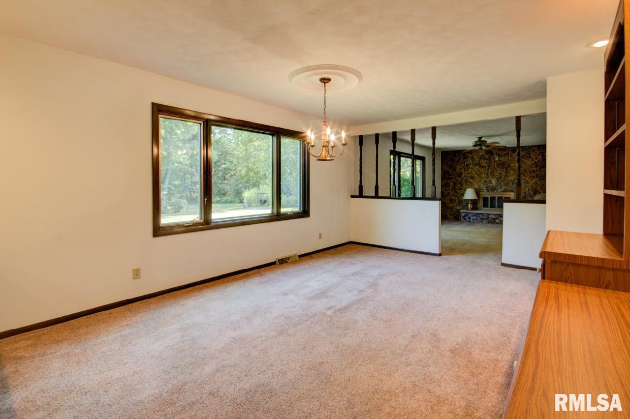 17221 Cedar Road East Moline, IL 61244 - Photo 9 of 24 Gallery Image 9