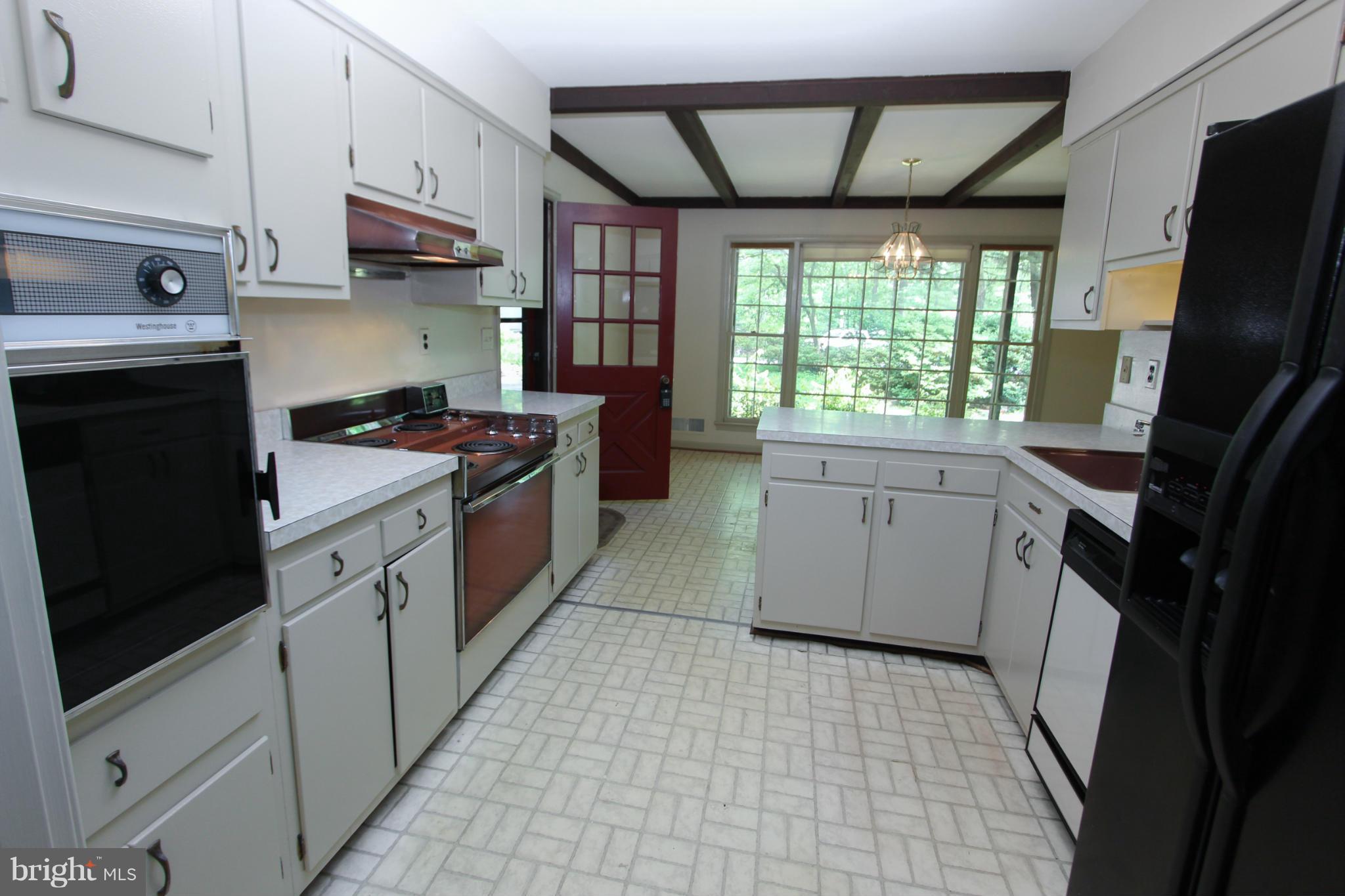 2404 Paddock Lane Reston, VA 20191 - Photo 5 of 30 Kitchen w tons of potential