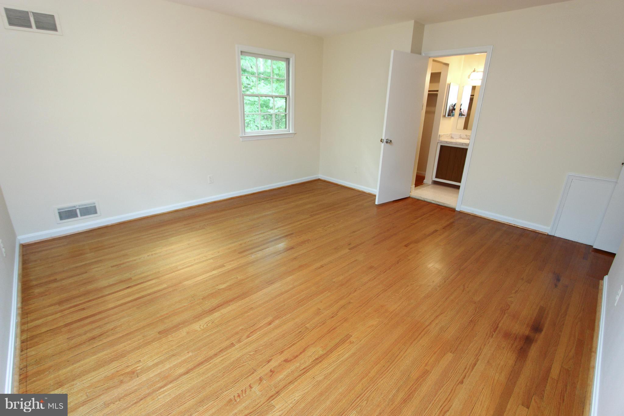 2404 Paddock Lane Reston, VA 20191 - Photo 8 of 30 Bedroom (Master)