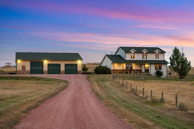 $1,000,000 | 7500 Stone Crest Drive, Gillette, WY 82718