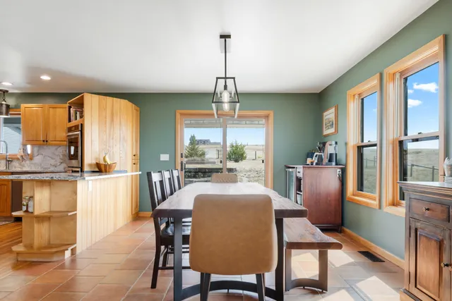 $1,000,000 | 7500 Stone Crest Drive, Gillette, WY 82718