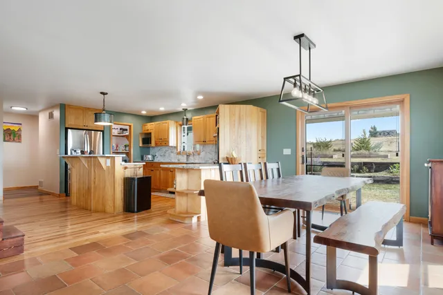 $1,000,000 | 7500 Stone Crest Drive, Gillette, WY 82718