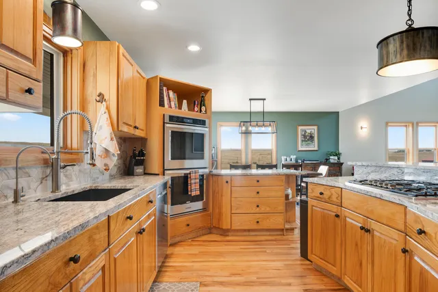 $1,000,000 | 7500 Stone Crest Drive, Gillette, WY 82718