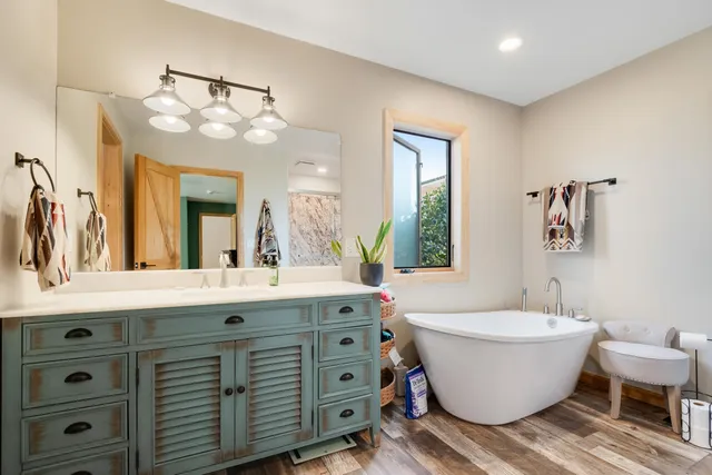 $1,000,000 | 7500 Stone Crest Drive, Gillette, WY 82718