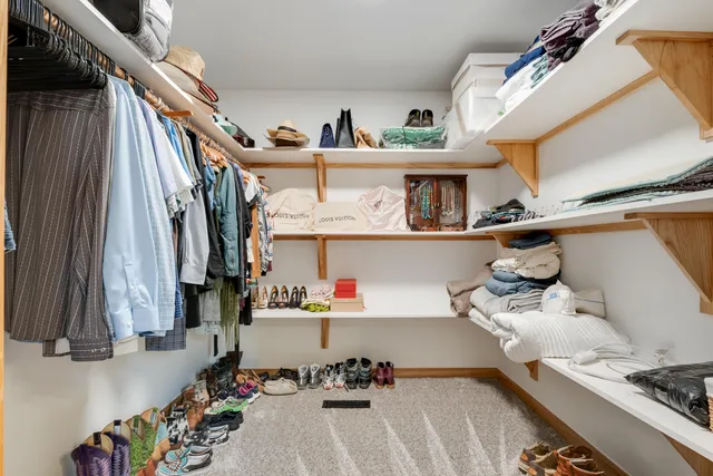 $1,000,000 | 7500 Stone Crest Drive, Gillette, WY 82718