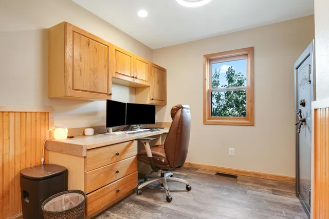 $1,000,000 | 7500 Stone Crest Drive, Gillette, WY 82718