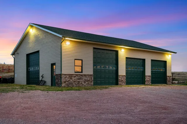 $1,000,000 | 7500 Stone Crest Drive, Gillette, WY 82718