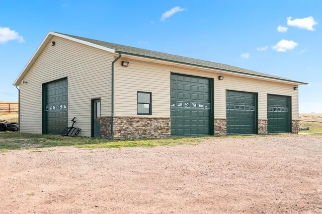 $1,000,000 | 7500 Stone Crest Drive, Gillette, WY 82718