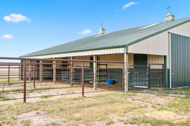 $1,000,000 | 7500 Stone Crest Drive, Gillette, WY 82718