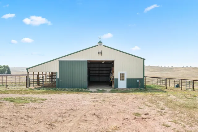 $1,000,000 | 7500 Stone Crest Drive, Gillette, WY 82718