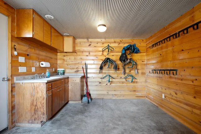 $1,000,000 | 7500 Stone Crest Drive, Gillette, WY 82718