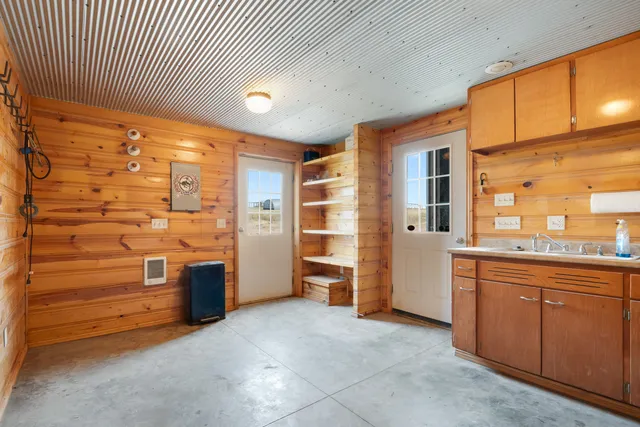 $1,000,000 | 7500 Stone Crest Drive, Gillette, WY 82718