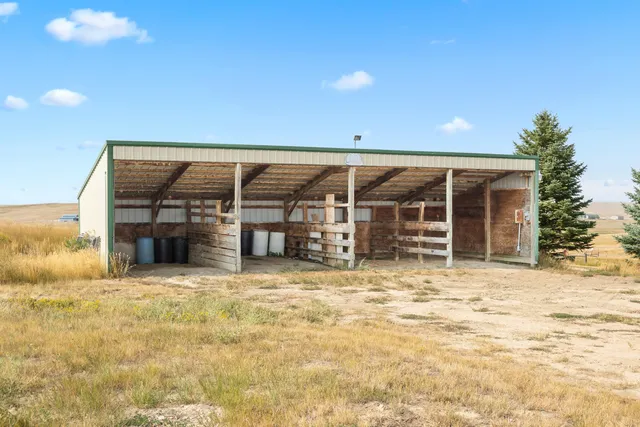 $1,000,000 | 7500 Stone Crest Drive, Gillette, WY 82718